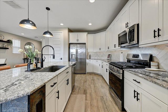 2053 W Lonesome Trail, Phoenix, AZ 85085