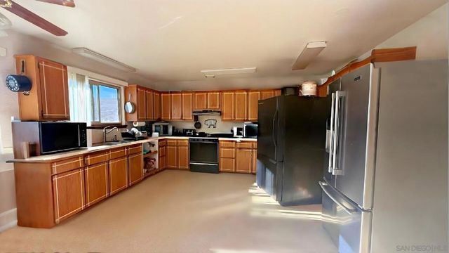 11041 Summit Avenue, Santee, CA 92071