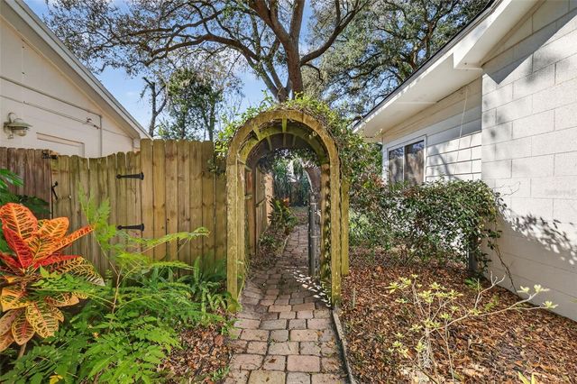 3450 LAUREL DRIVE, Mount Dora, FL 32757