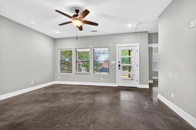 211 W Murray Street, Denison, TX 75020