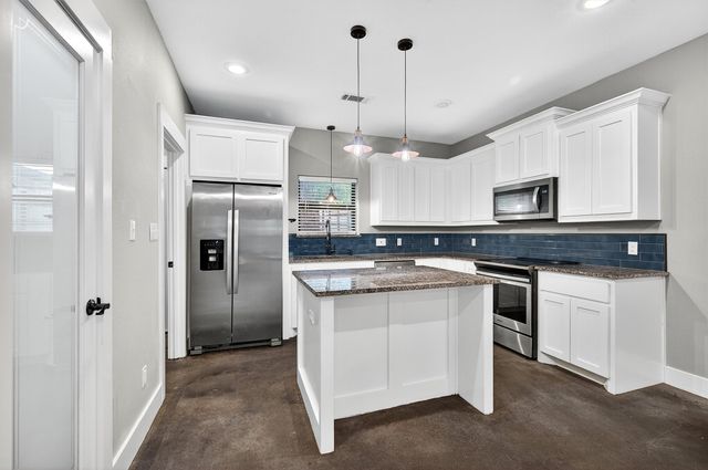 211 W Murray Street, Denison, TX 75020