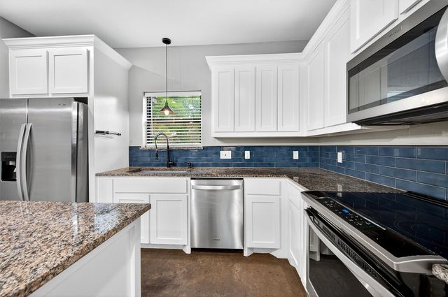 211 W Murray Street, Denison, TX 75020