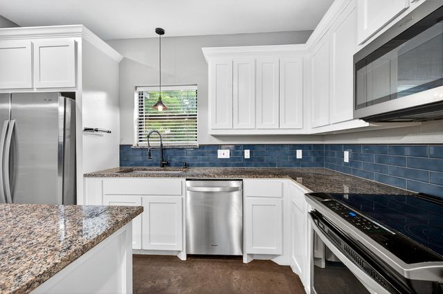 211 W Murray Street, Denison, TX 75020