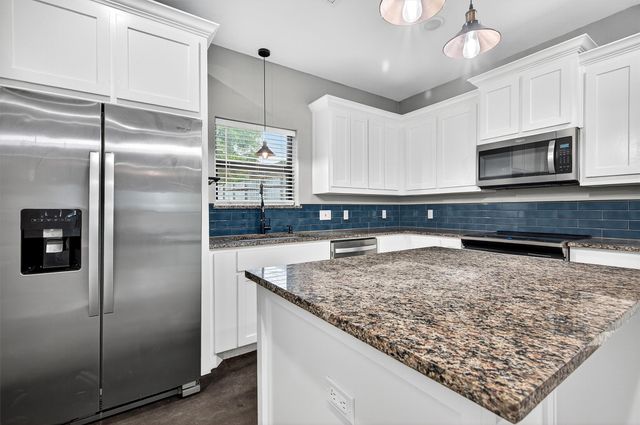 211 W Murray Street, Denison, TX 75020