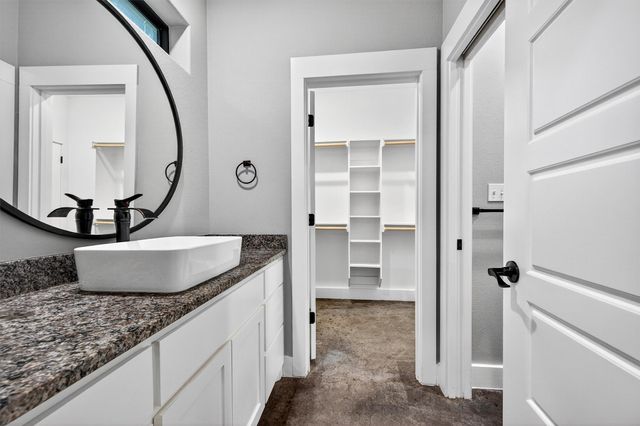 211 W Murray Street, Denison, TX 75020