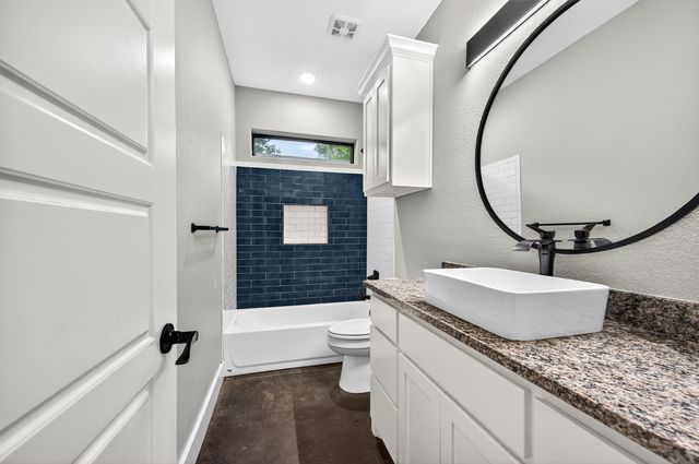 211 W Murray Street, Denison, TX 75020