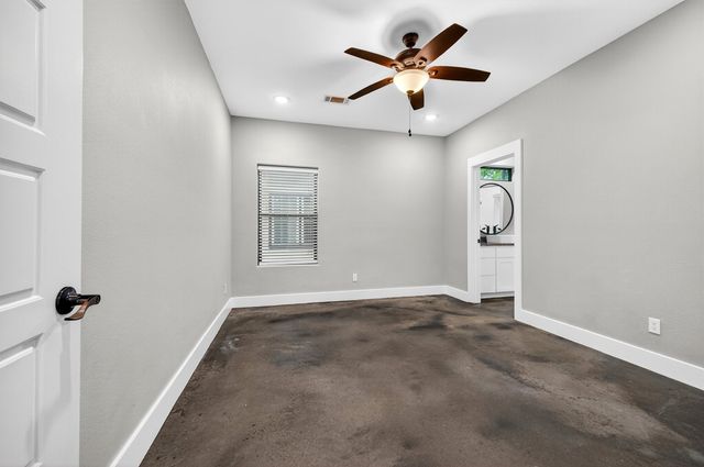 211 W Murray Street, Denison, TX 75020