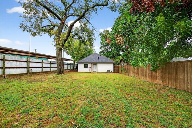 211 W Murray Street, Denison, TX 75020