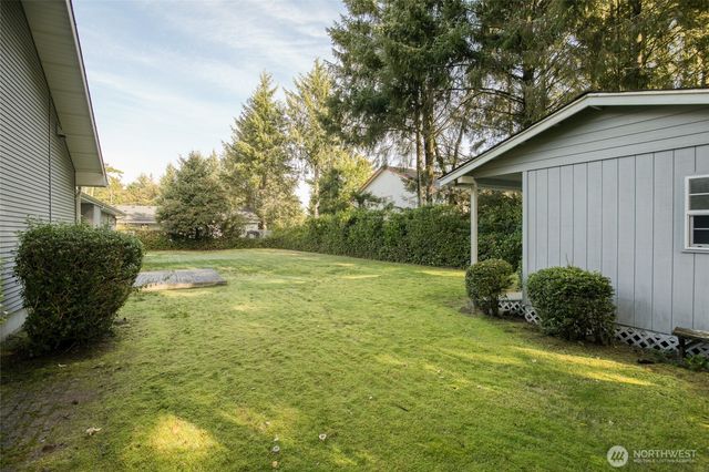 646 Woodland Loop NE, Ocean Shores, WA 98569