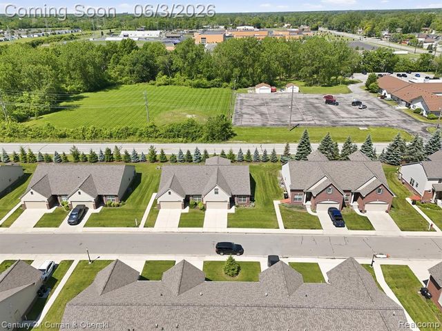 24066 Hemlock Drive, Flat Rock, MI 48134