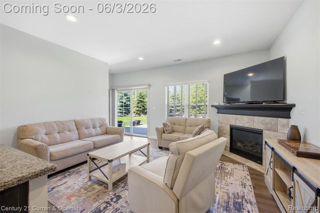 24066 Hemlock Drive, Flat Rock, MI 48134