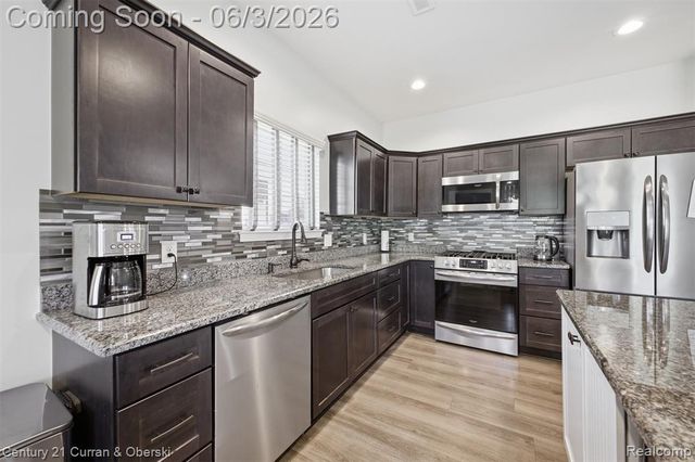 24066 Hemlock Drive, Flat Rock, MI 48134
