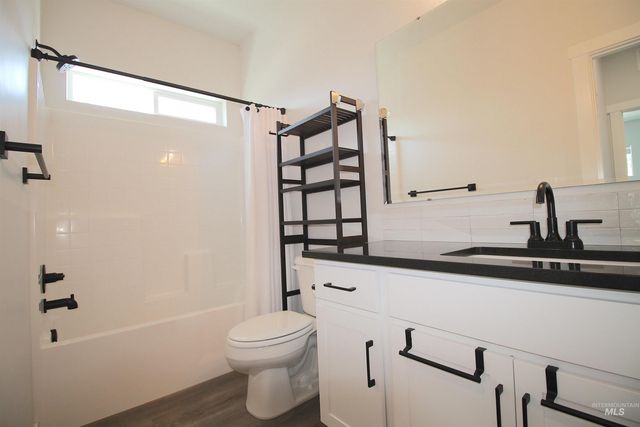 10010 W Lyrical Dr, Boise, ID 83709