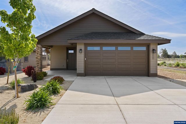 2522 NW Redwood Cir, Redmond, OR 97756