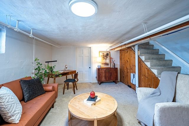 247 Washington St 11, Winchester, MA 01890