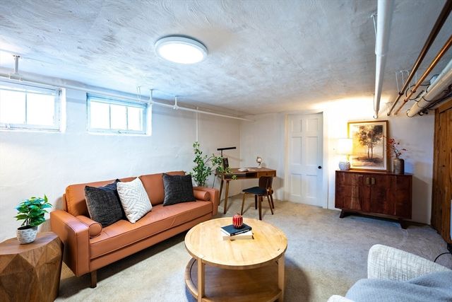 247 Washington St 11, Winchester, MA 01890