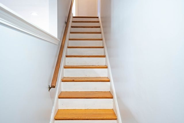 247 Washington St 11, Winchester, MA 01890