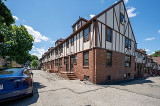 247 Washington St 11, Winchester, MA 01890