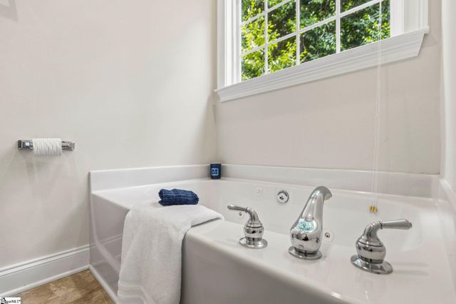 138 Yacht Drive, Laurens, SC 29360