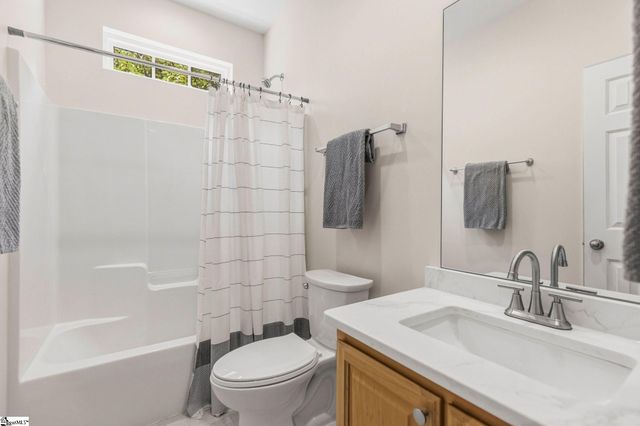 138 Yacht Drive, Laurens, SC 29360