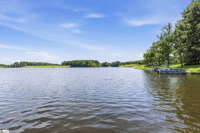 138 Yacht Drive, Laurens, SC 29360