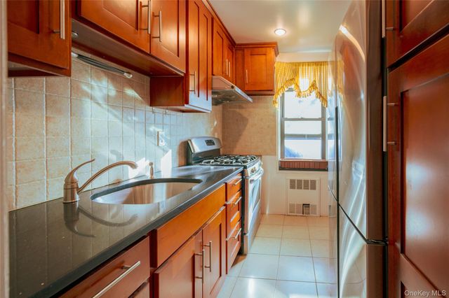 33-44 Junction Boulevard 2V, Jackson Heights, NY 11372