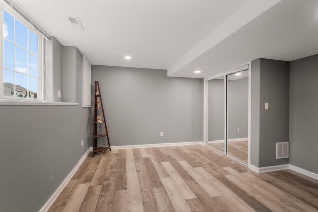 21611 N Weather Edge CIRCLE, Lannon, WI 53046