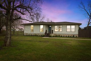 7135 Highway 60, Wallis, TX 77485