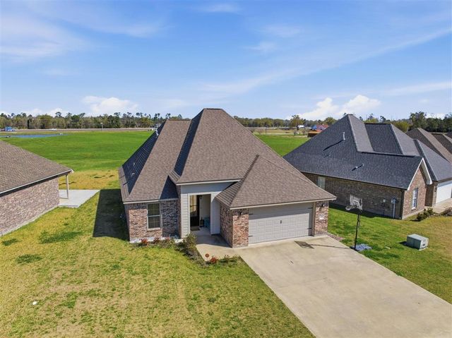 169 N White Castle, Iowa, LA 70647
