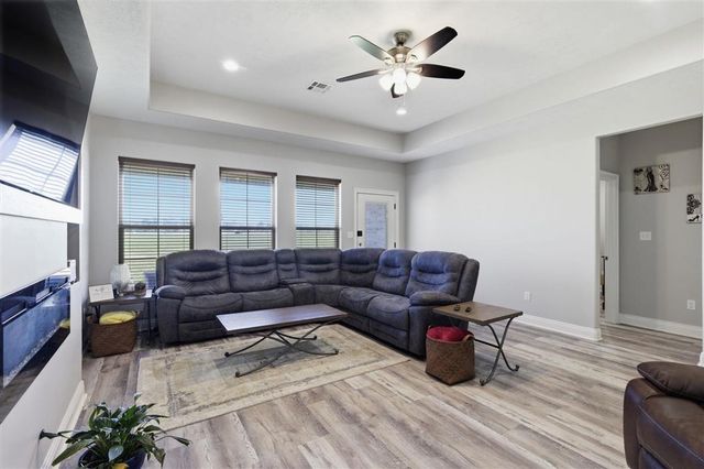 169 N White Castle, Iowa, LA 70647