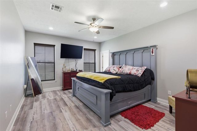 169 N White Castle, Iowa, LA 70647