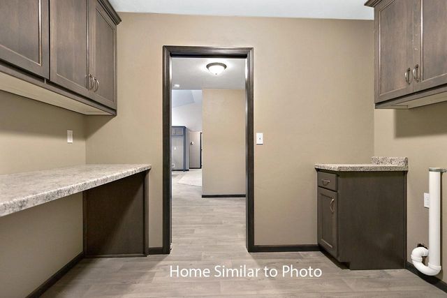 1735 BETTY JEAN LANE, Green Bay, WI 54313