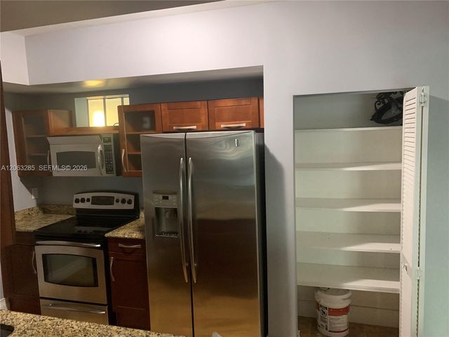 7280 SW 90th Street 504, Miami, FL 33156