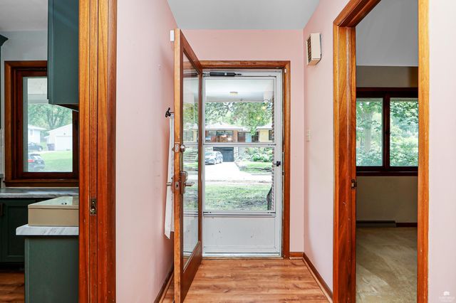 505 Oakdale Drive, Manhattan, KS 66502