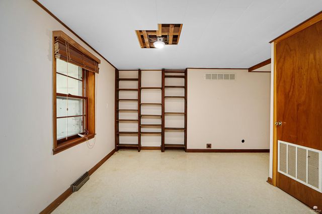 505 Oakdale Drive, Manhattan, KS 66502