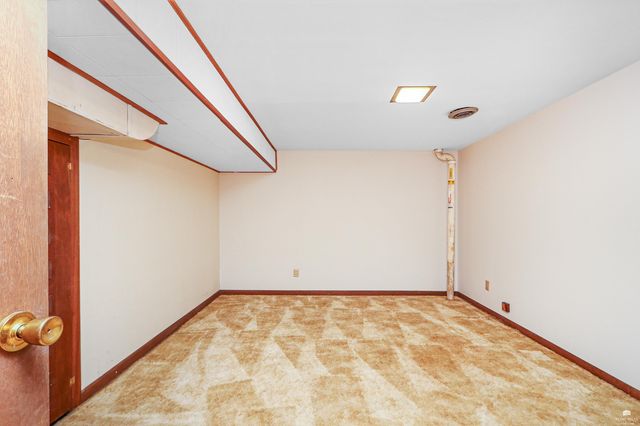 505 Oakdale Drive, Manhattan, KS 66502