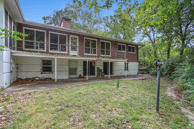 505 Oakdale Drive, Manhattan, KS 66502