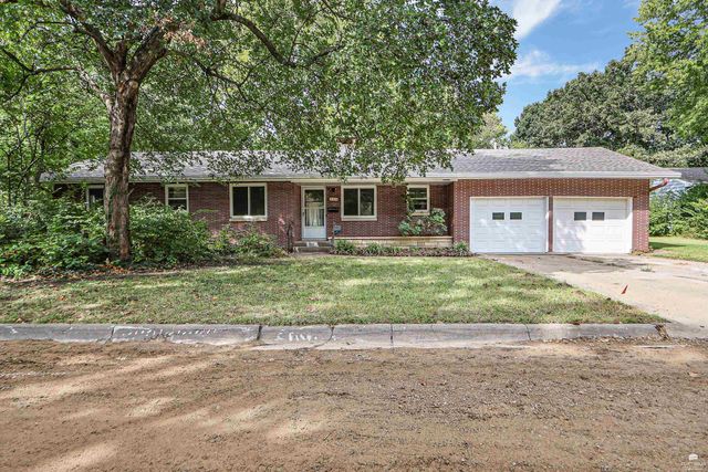 505 Oakdale Drive, Manhattan, KS 66502