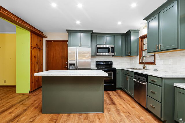 505 Oakdale Drive, Manhattan, KS 66502