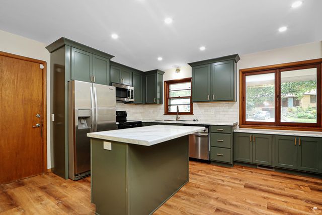 505 Oakdale Drive, Manhattan, KS 66502