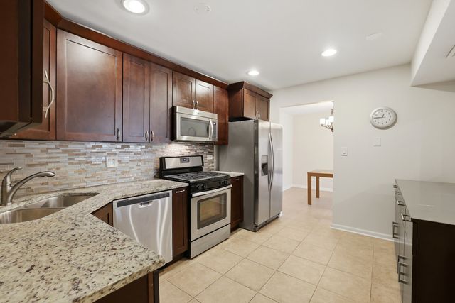 175 Lake Boulevard 302, Buffalo Grove, IL 60089