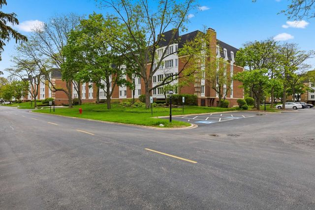 175 Lake Boulevard 302, Buffalo Grove, IL 60089