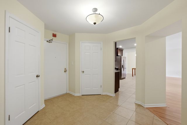175 Lake Boulevard 302, Buffalo Grove, IL 60089