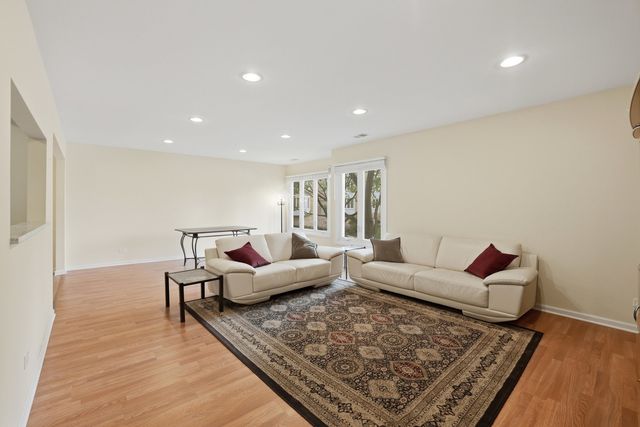 175 Lake Boulevard 302, Buffalo Grove, IL 60089
