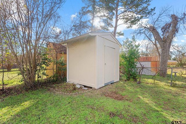 2304 Crestwood, Tyler, TX 75701