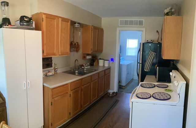 1302 E Clark St, Wichita, KS 67211