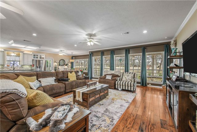 7 Hickory Ridge Place, Hilltop Lakes, TX 77871