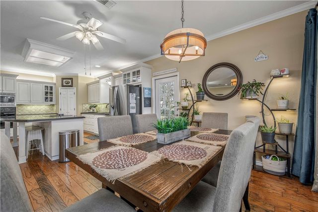 7 Hickory Ridge Place, Hilltop Lakes, TX 77871