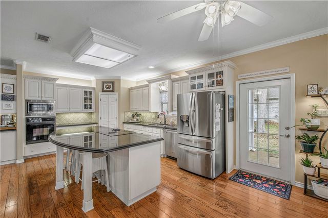 7 Hickory Ridge Place, Hilltop Lakes, TX 77871