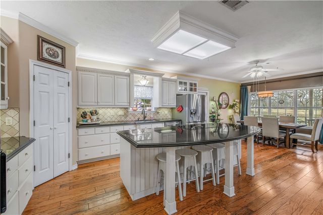 7 Hickory Ridge Place, Hilltop Lakes, TX 77871